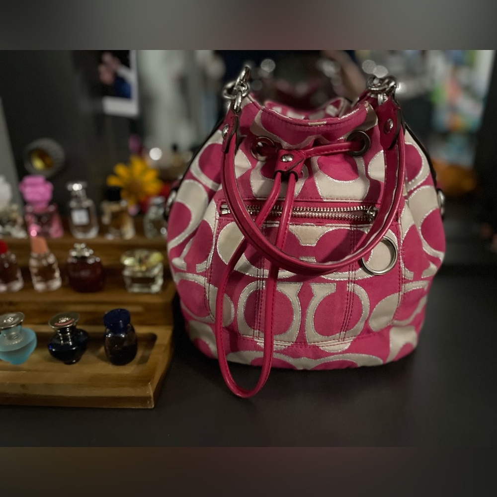 Vintage Y2K hot pink coach bucket bag